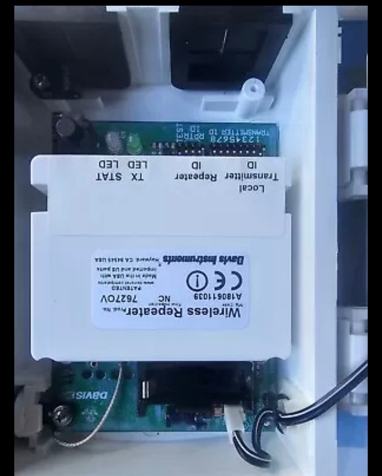 627 Davis Standard Wireless Repeater With Solar Power